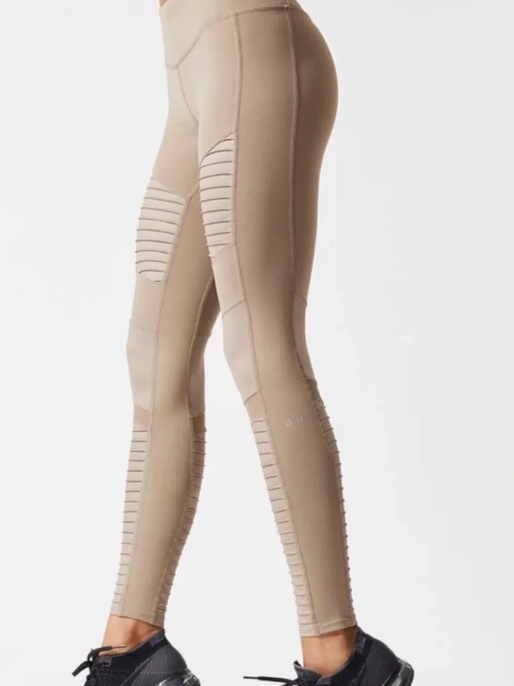 ALO Yoga Moto Gravel Glossy High-Waist Leggings - Taupe